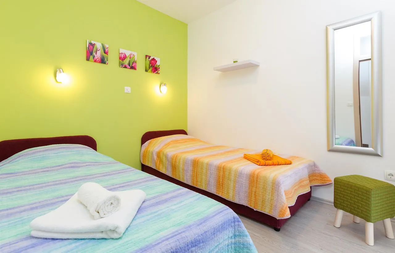 Villa Rosa Kastela 0*,