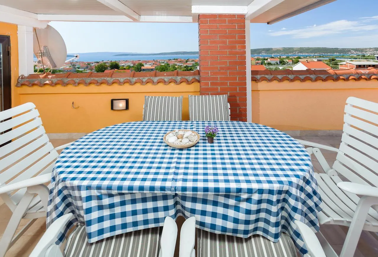 Villa Rosa Kastela 0*,  Croatia