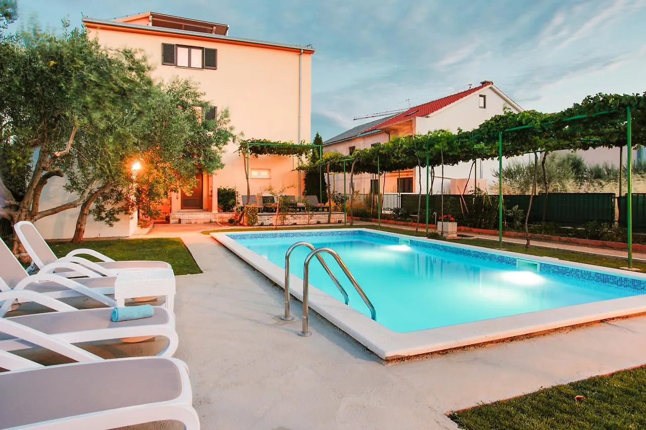 Villa Rosa Kastela Croatia