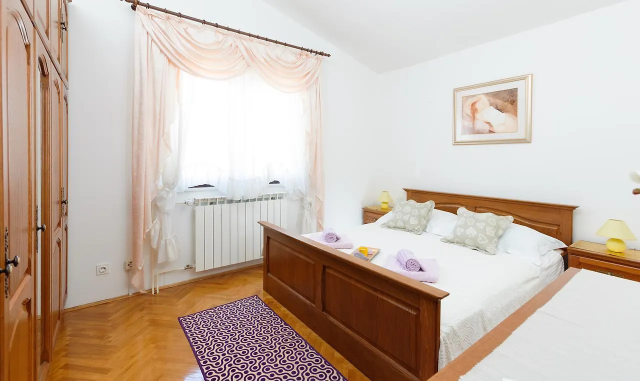 Villa Rosa Kastela Croatia