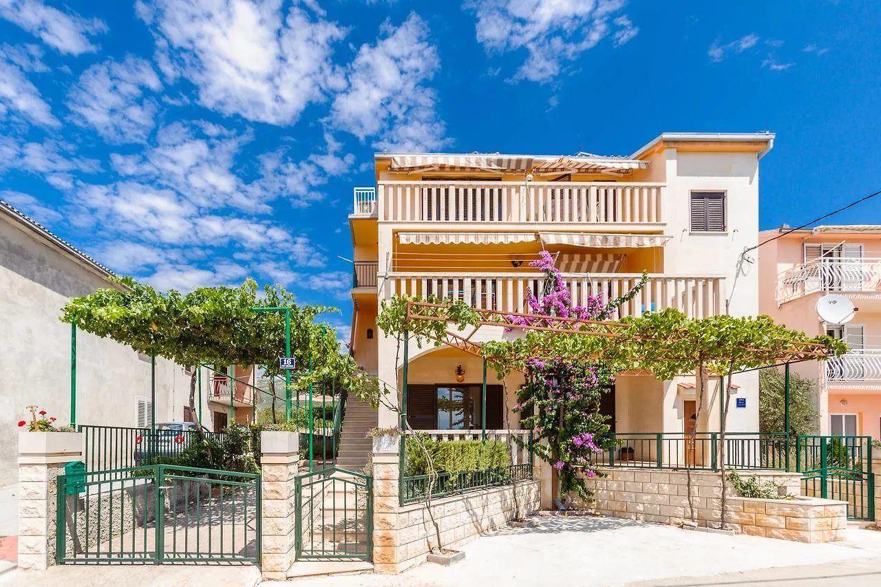 Villa Rosa Kastela Croatia